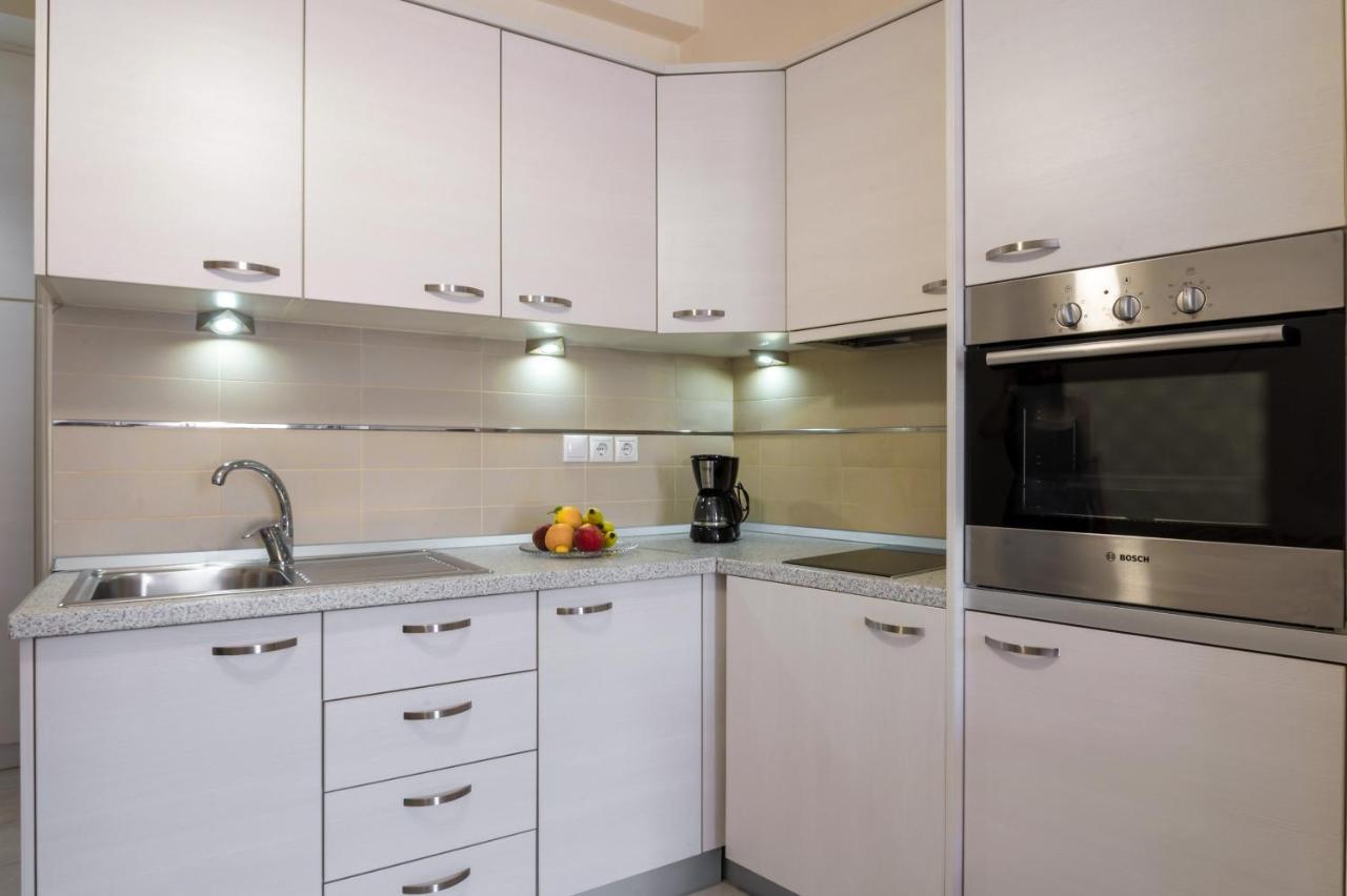 Rouchotas Apartments อาร์กอสโตลี ภายนอก รูปภาพ