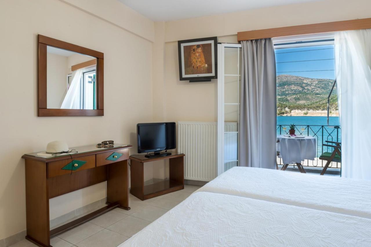 Rouchotas Apartments อาร์กอสโตลี ภายนอก รูปภาพ