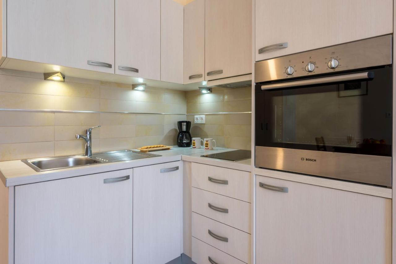 Rouchotas Apartments อาร์กอสโตลี ภายนอก รูปภาพ