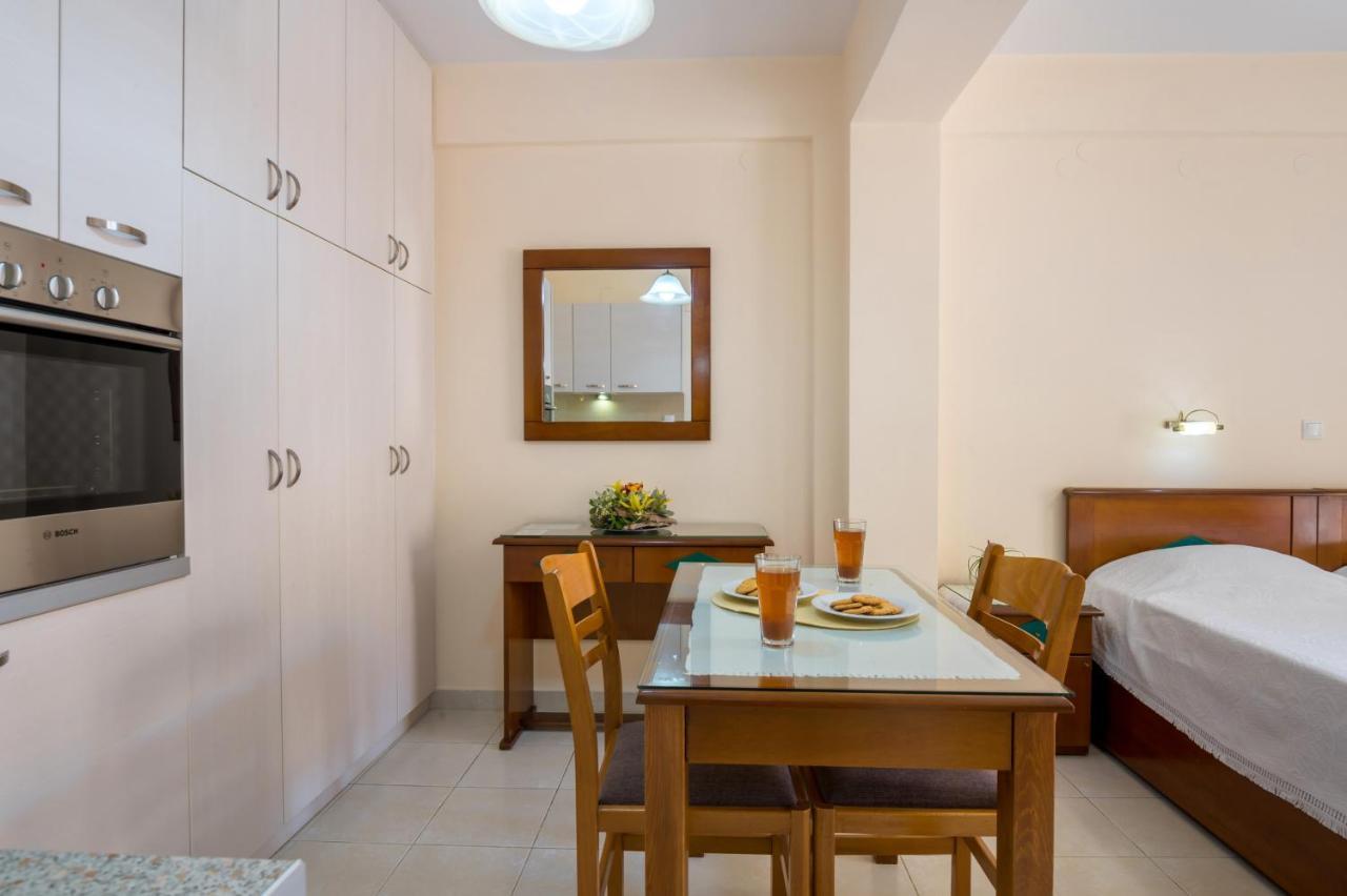 Rouchotas Apartments อาร์กอสโตลี ภายนอก รูปภาพ