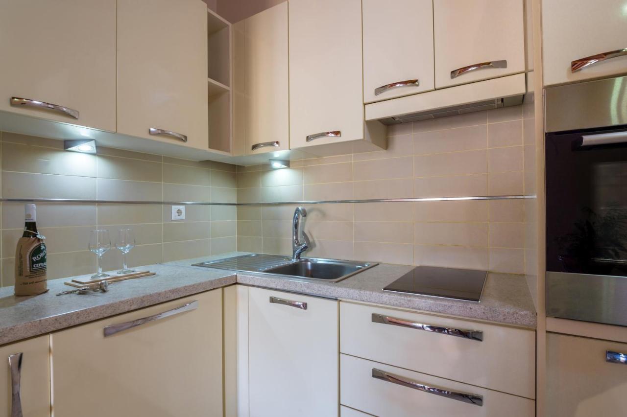 Rouchotas Apartments อาร์กอสโตลี ภายนอก รูปภาพ