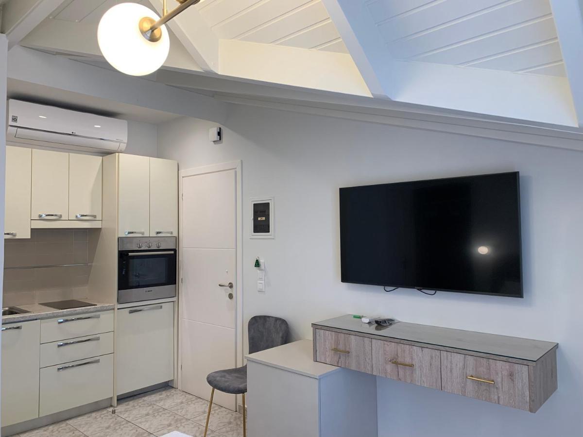 Rouchotas Apartments อาร์กอสโตลี ภายนอก รูปภาพ