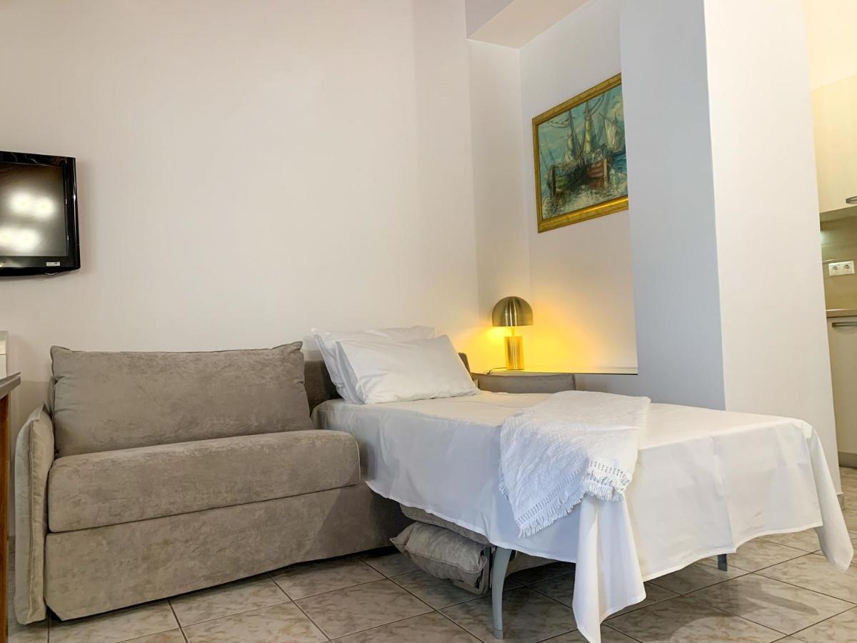 Rouchotas Apartments อาร์กอสโตลี ภายนอก รูปภาพ